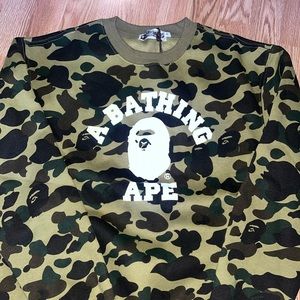A bathing ape crew neck